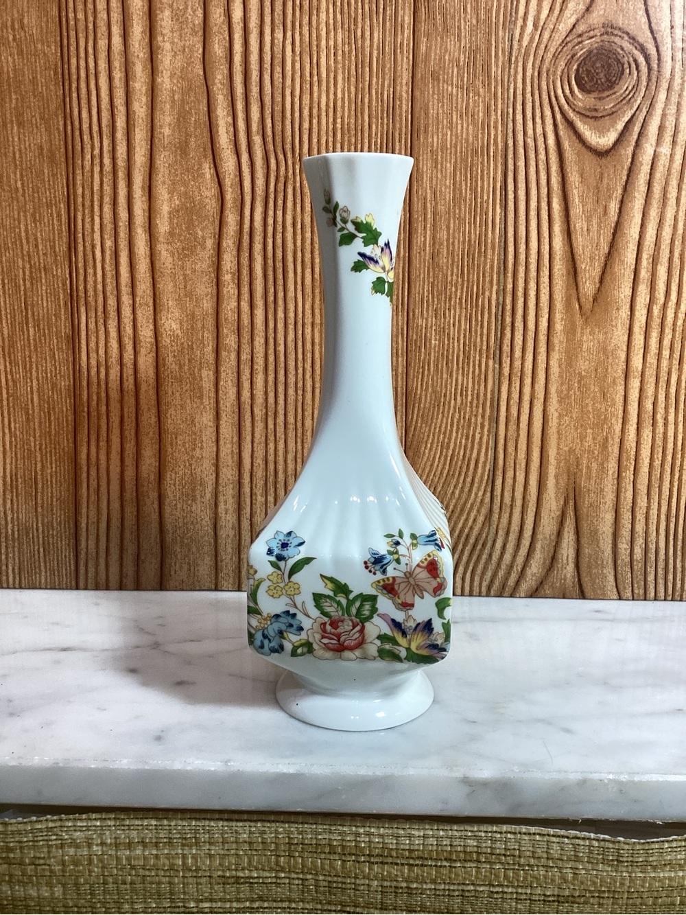 Aynsley Cottage Garden White Floral Bone China Bud Vase 7”